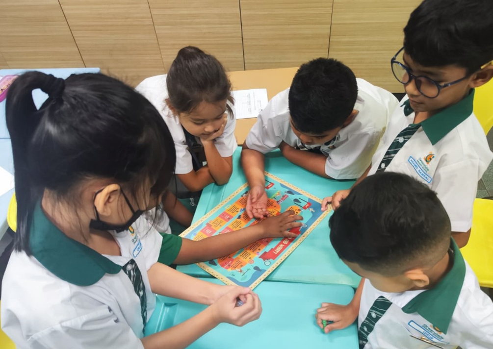 Students collaborating in an active and engaging classroom environment